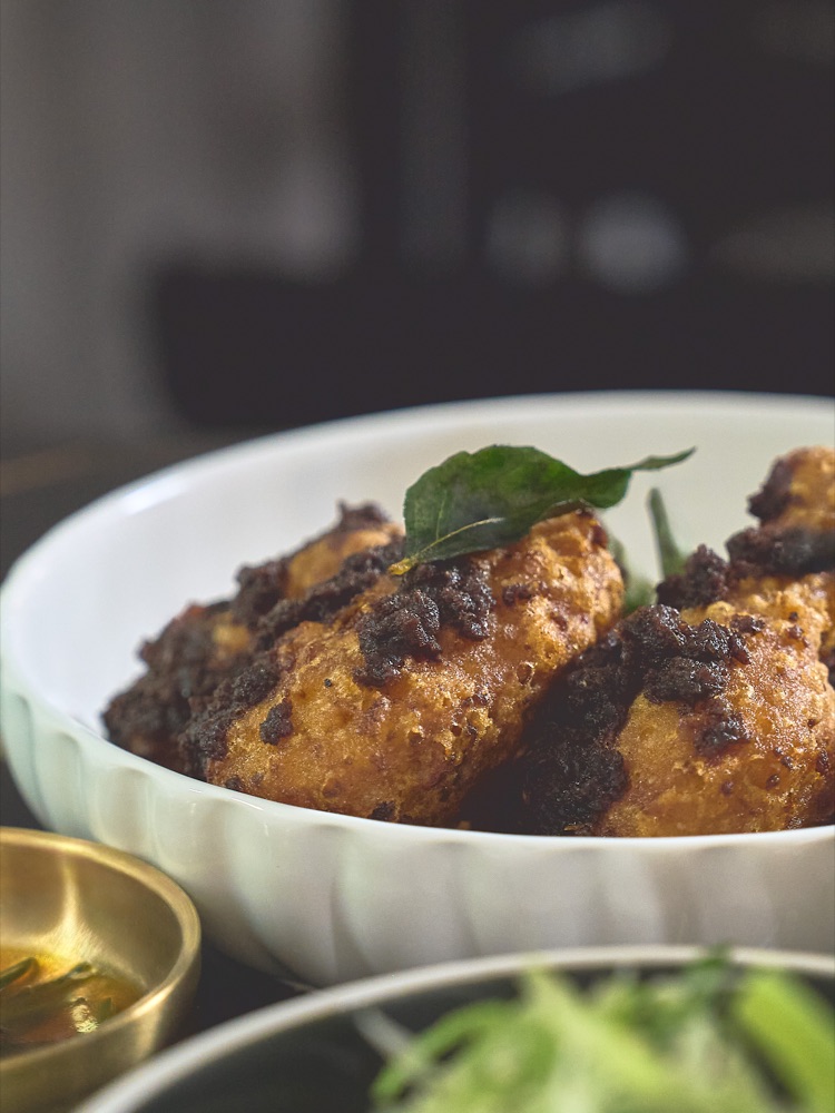 Poulet frit glacé au Ghee Roast chez Kozhi, Ottawa
